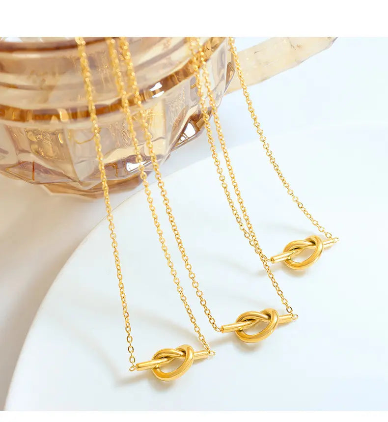 ELLA KNOT NECKLACE